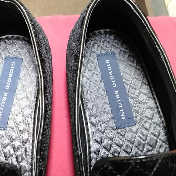 Shoes - Picture 3 of 4